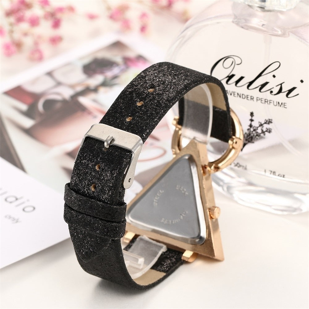 2021 Women Watches Creative Luxury Triangle Rhinestone Dial Frosted Strap Ladies WristWatch Fashion Quartz Watch Relojes Mujer
