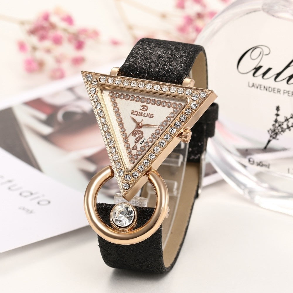 2021 Women Watches Creative Luxury Triangle Rhinestone Dial Frosted Strap Ladies WristWatch Fashion Quartz Watch Relojes Mujer