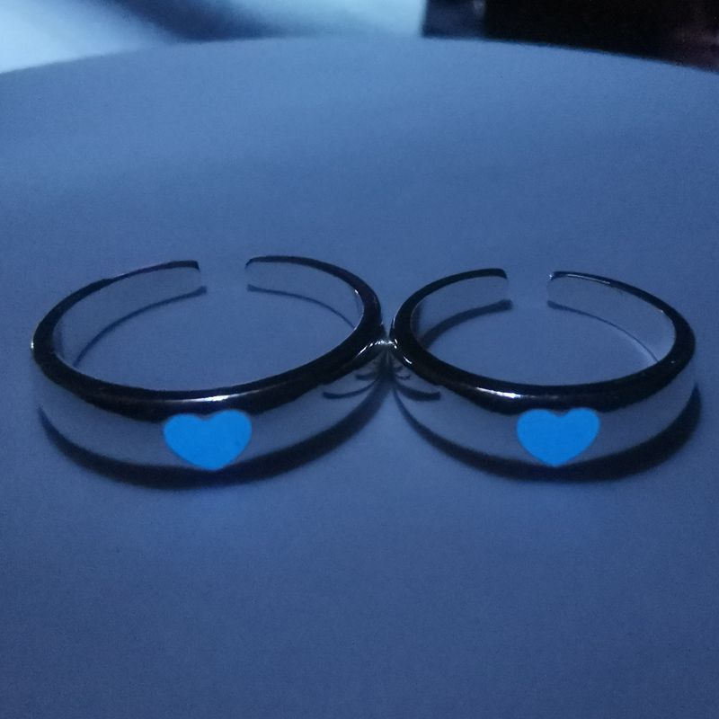 Fashion Blue Love Heart Luminous Ring for Women Men Fluorescent Ring Glow In Dark Adjustable Couple Finger Rings Jewelry Gifts